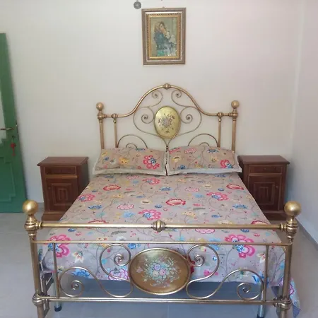 Signorile In Centro Storico Penzion LʼAquila